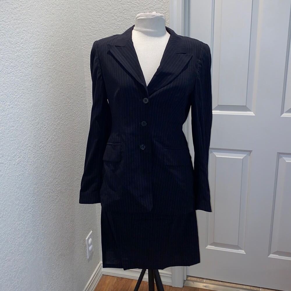Escada Vintage Pinstripe Skirt & Blazer Set Sz 10 Lightweight Fitted Designer